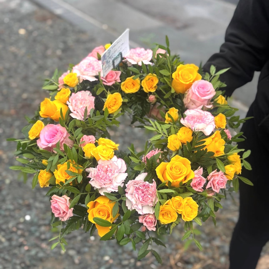 Traditional Round Wreaths 