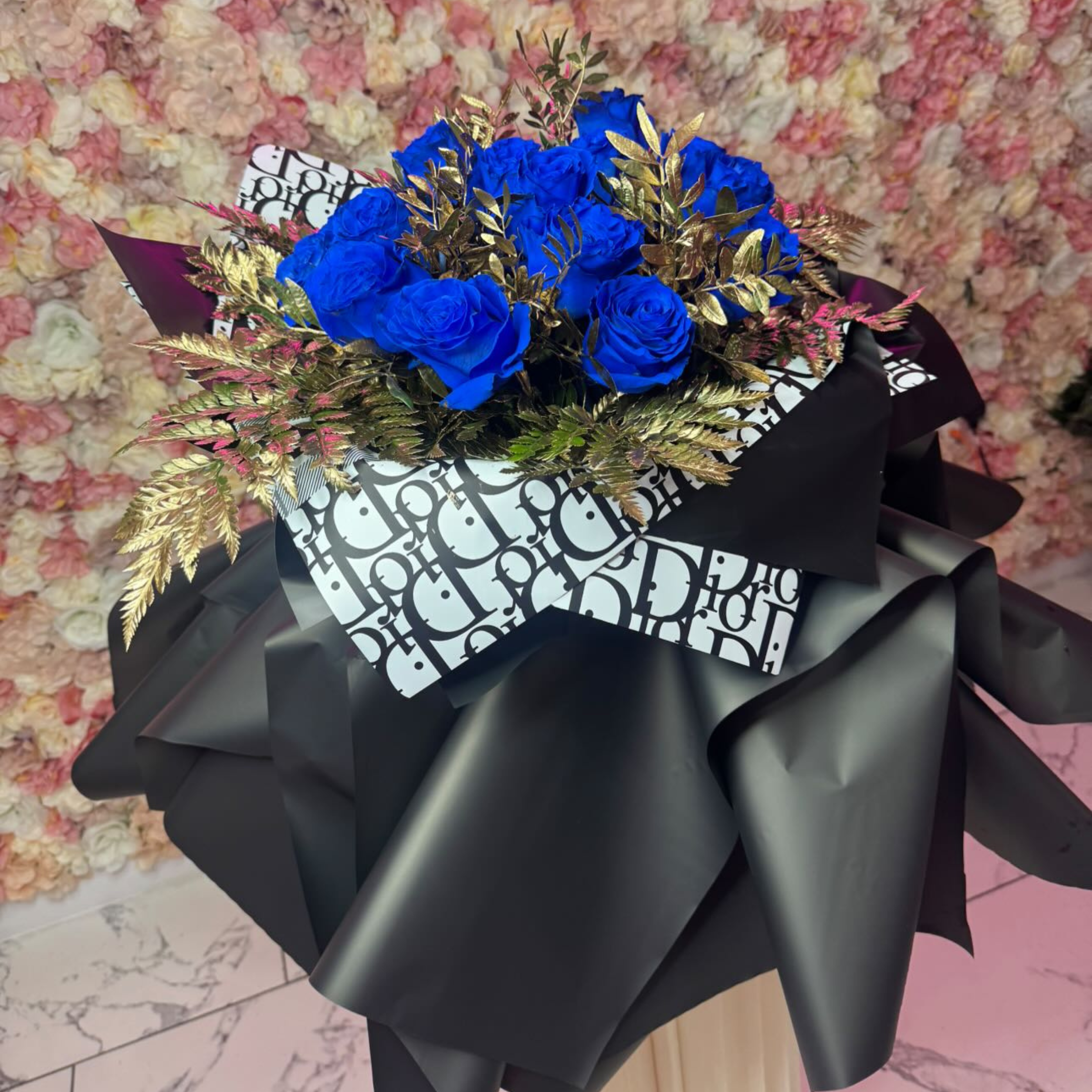 Luxury Blue Rose Arrangement